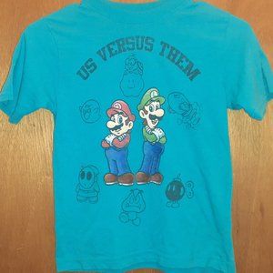 Super Mario Us vs Them Tee Shirt Short Sleeve Boys Size S